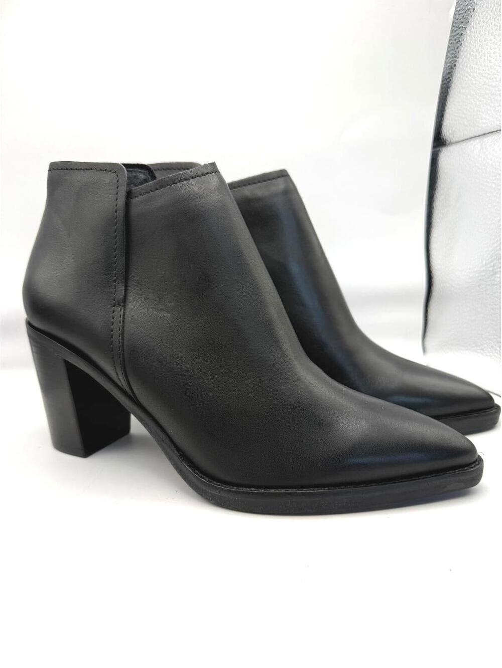Dolce Vita Spade Black Leather Ankle Boots Size 9